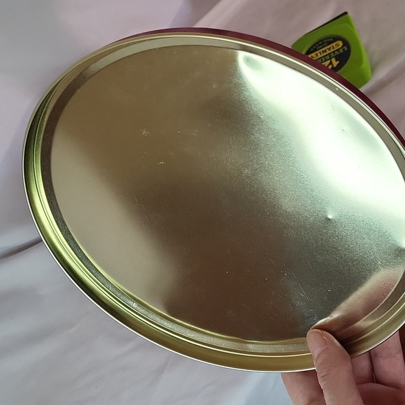 American Girl Pleasant Company Hallmark 2003 Tin Round Box 8" - Picture 14 of 14